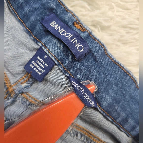 Bandolino Women's Denim Blue Jean Shorts - Picture 3 of 4
